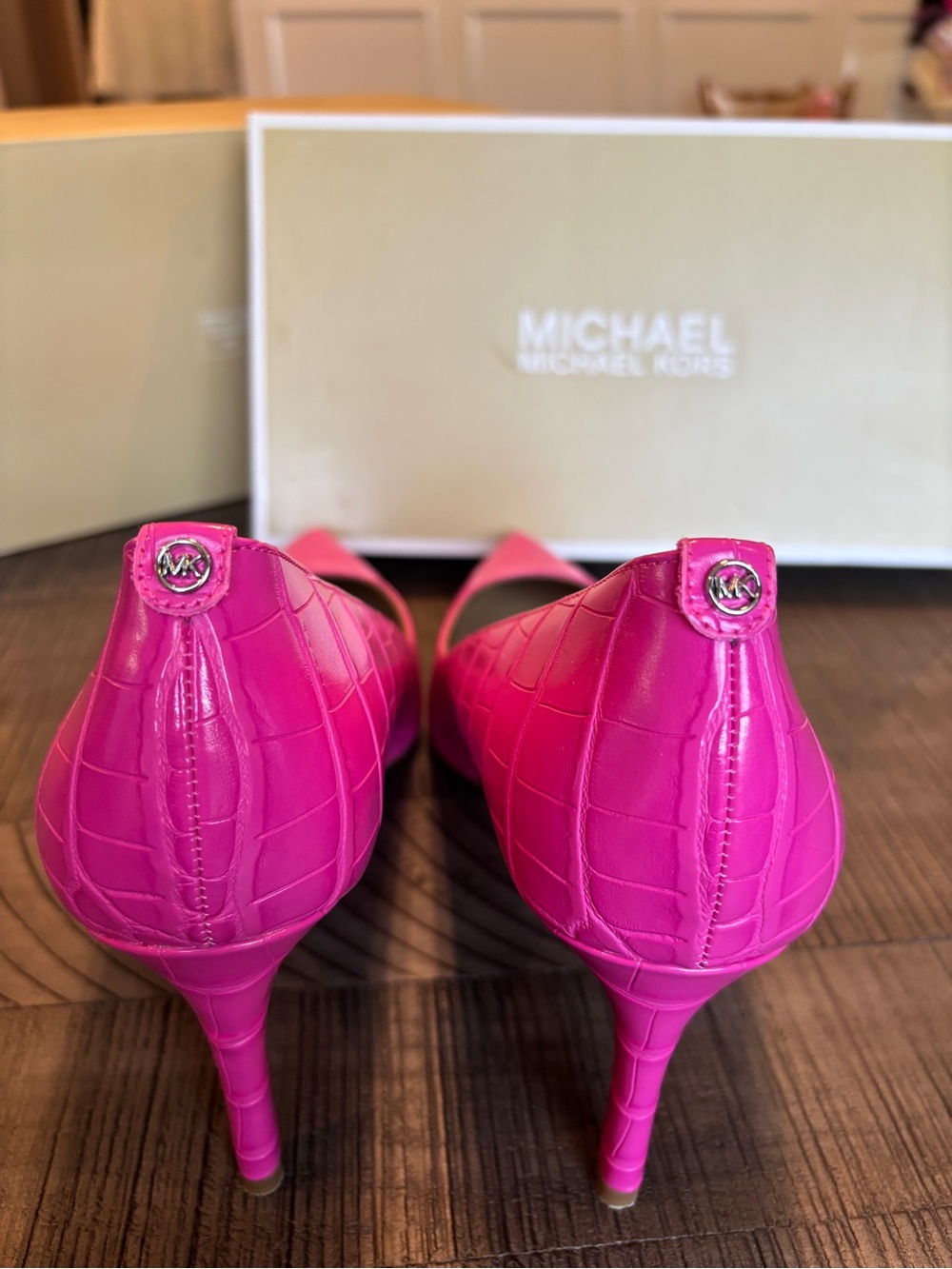 Michael Kors Fuchsia Croc-Embossed Pointed-Toe Pumps - Picture 2 of 6